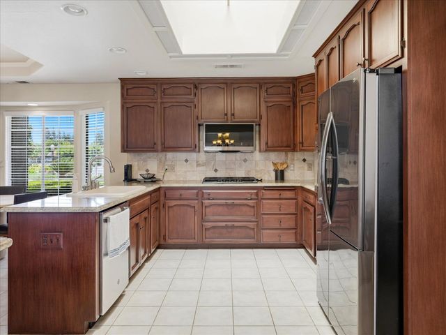 5291 W Spruce Avenue, Fresno, CA 93722
