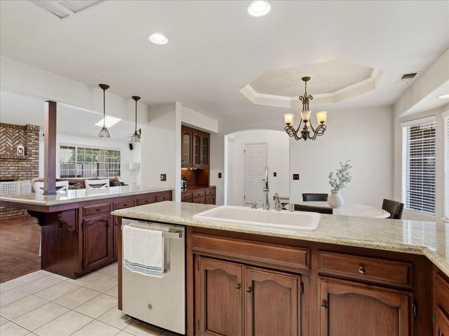 5291 W Spruce Avenue, Fresno, CA 93722