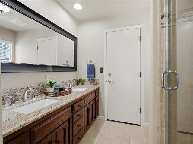 5291 W Spruce Avenue, Fresno, CA 93722