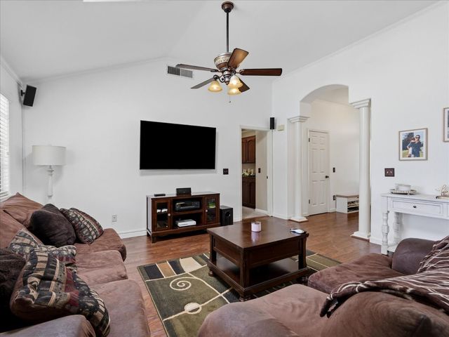 5291 W Spruce Avenue, Fresno, CA 93722