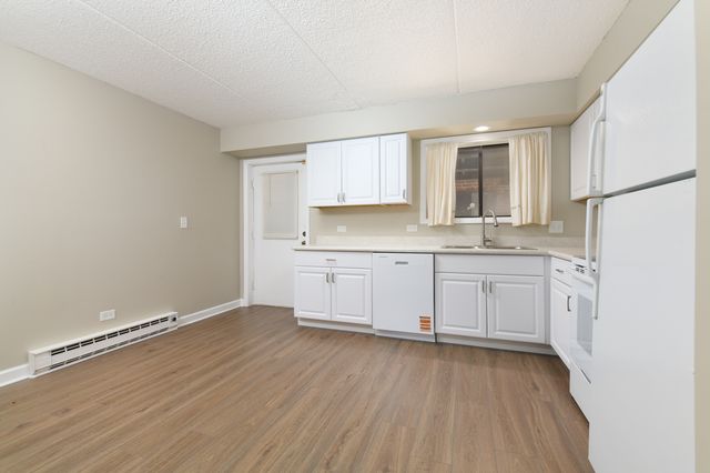 953 N Rohlwing Road GB, Addison, IL 60101