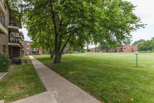953 N Rohlwing Road GB, Addison, IL 60101