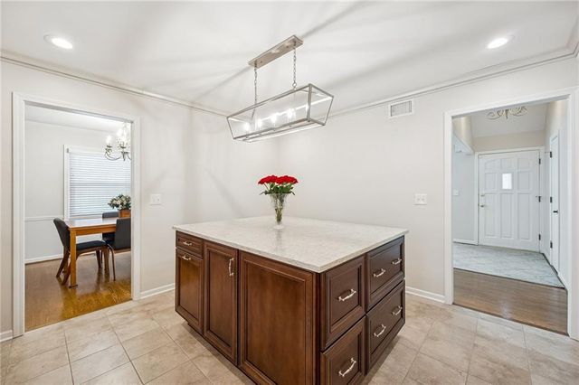 15918 W 136th Terrace, Olathe, KS 66062