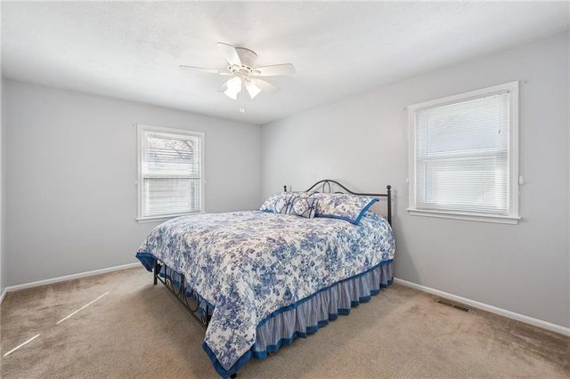 15918 W 136th Terrace, Olathe, KS 66062