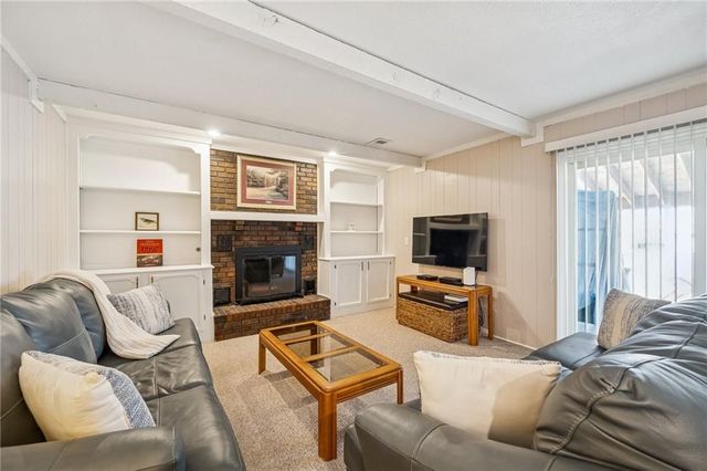 15918 W 136th Terrace, Olathe, KS 66062