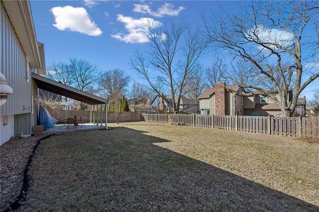 15918 W 136th Terrace, Olathe, KS 66062