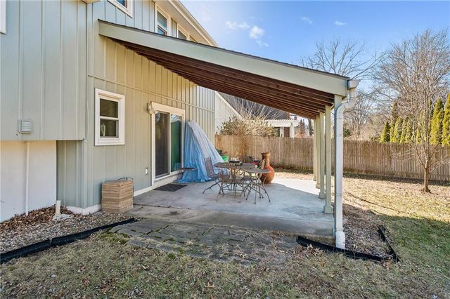 15918 W 136th Terrace, Olathe, KS 66062