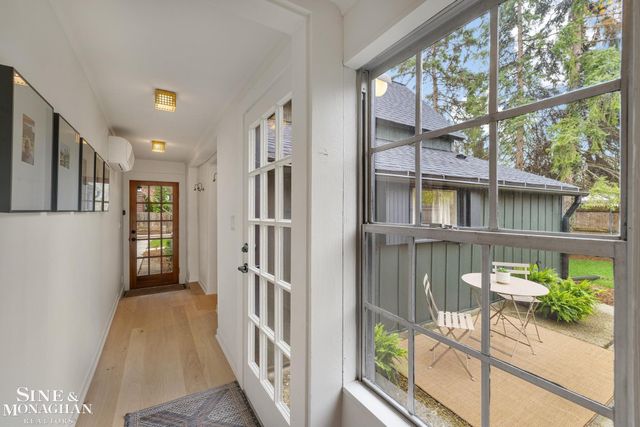 319 Beaupre Lane, Grosse Pointe Farms, MI 48236