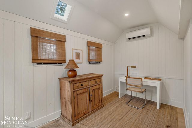 319 Beaupre Lane, Grosse Pointe Farms, MI 48236