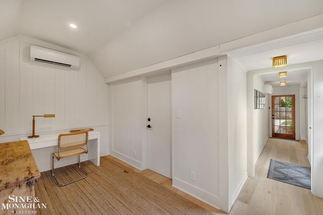 319 Beaupre Lane, Grosse Pointe Farms, MI 48236