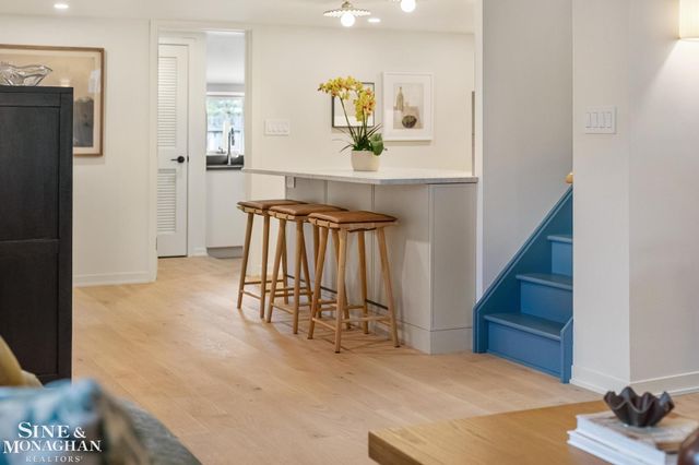 319 Beaupre Lane, Grosse Pointe Farms, MI 48236