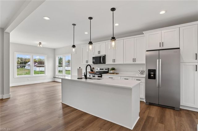 109 Queens LN, Franklin, VA 23851
