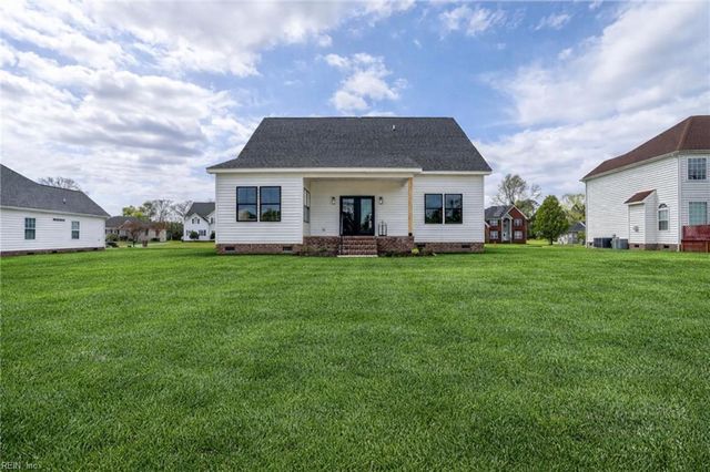 109 Queens LN, Franklin, VA 23851