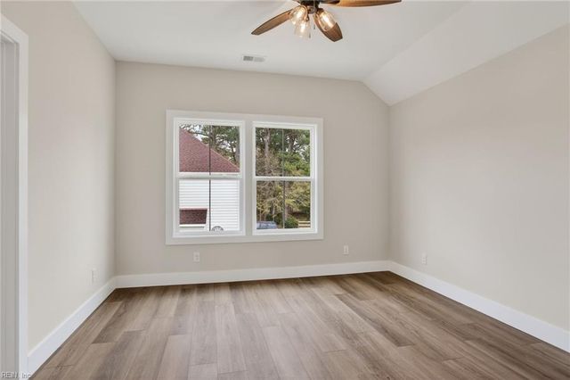 109 Queens LN, Franklin, VA 23851