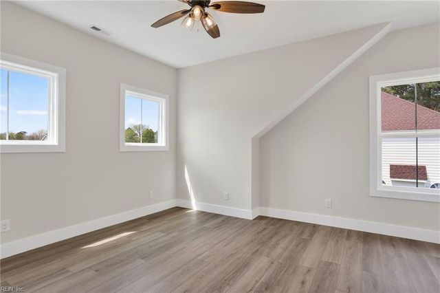 109 Queens LN, Franklin, VA 23851
