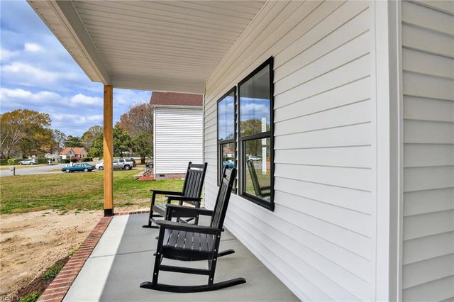 109 Queens LN, Franklin, VA 23851