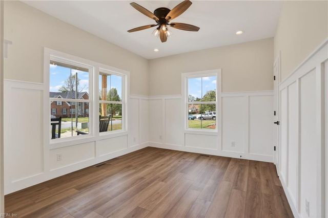 109 Queens LN, Franklin, VA 23851