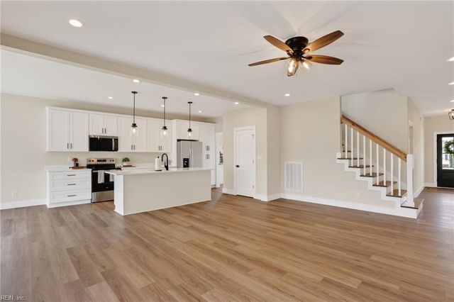 109 Queens LN, Franklin, VA 23851