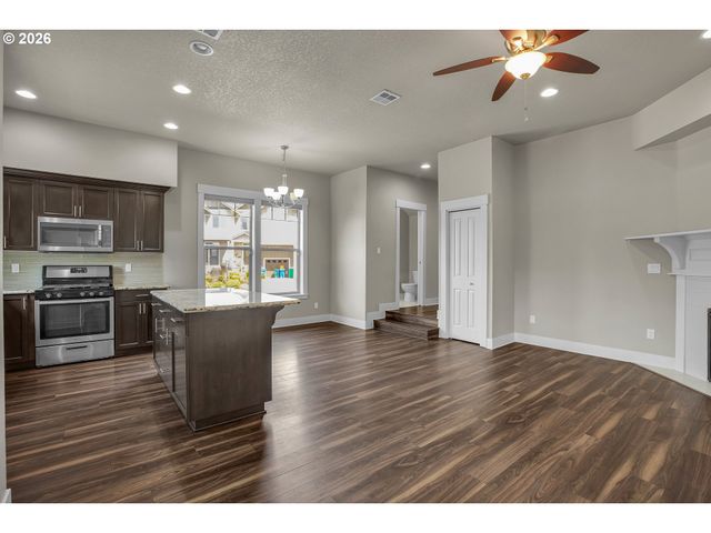 15366 Se ECKERT Ln, Damascus, OR 97089