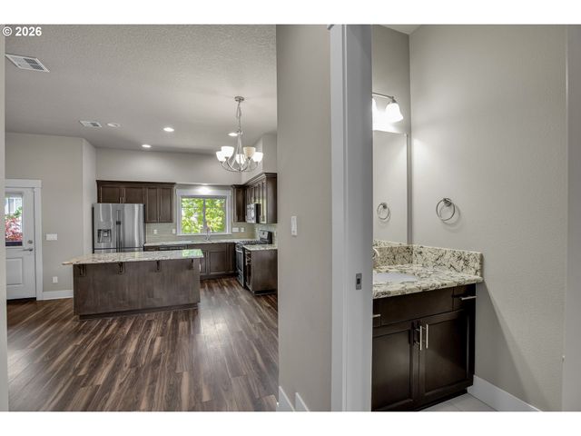 15366 Se ECKERT Ln, Damascus, OR 97089