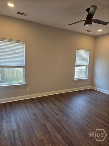 29 Travis Street, Savannah, GA 31406