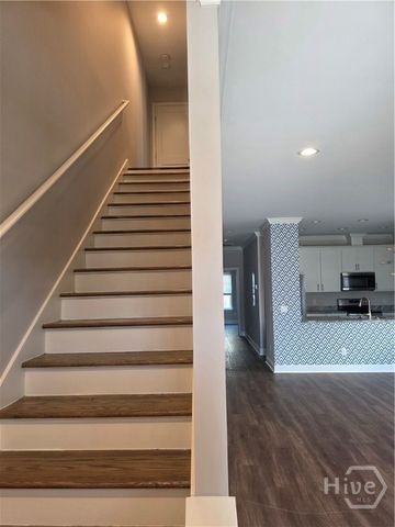 29 Travis Street, Savannah, GA 31406