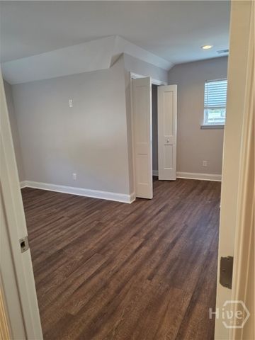 29 Travis Street, Savannah, GA 31406