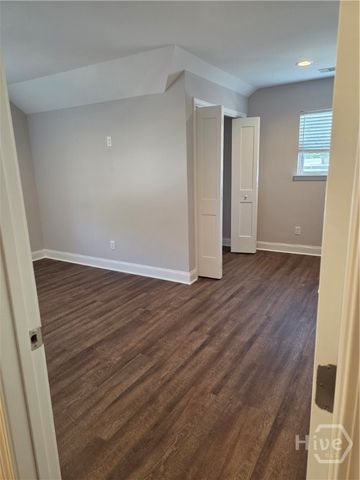 29 Travis Street, Savannah, GA 31406