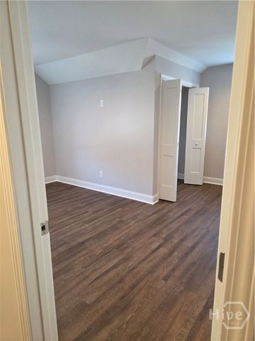29 Travis Street, Savannah, GA 31406