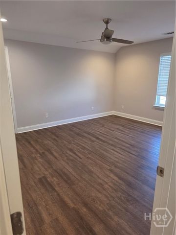29 Travis Street, Savannah, GA 31406
