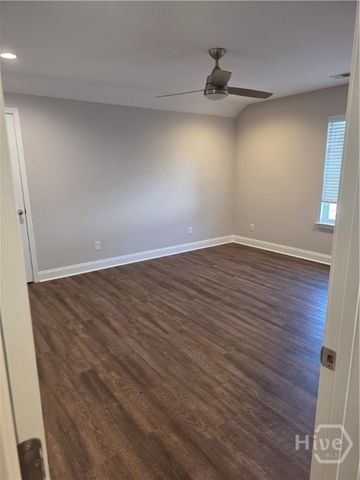 29 Travis Street, Savannah, GA 31406
