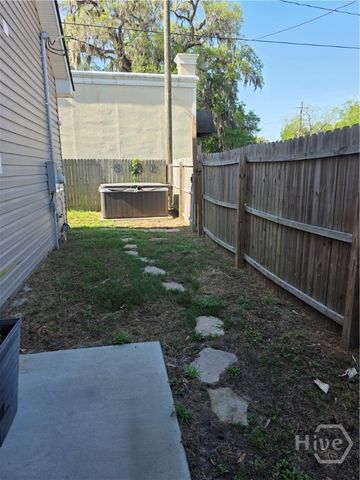 29 Travis Street, Savannah, GA 31406