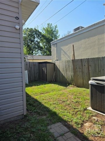 29 Travis Street, Savannah, GA 31406