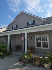 29 Travis Street, Savannah, GA 31406