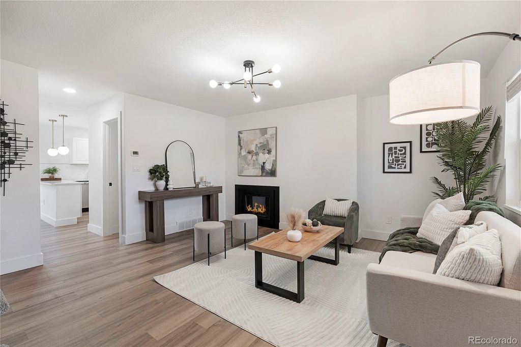 5743 S Lowell Boulevard, Littleton, CO 80123