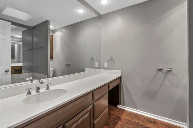 800 Custer Street, Arlington, TX 76014