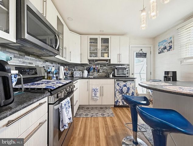 254 ALLEN LN, Warminster, PA 18974