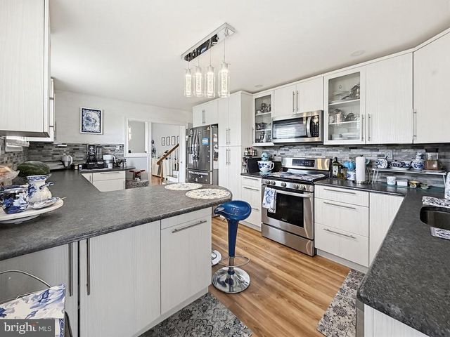 254 ALLEN LN, Warminster, PA 18974
