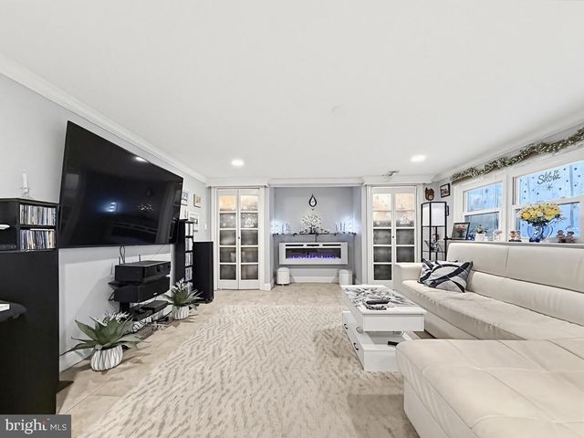 254 ALLEN LN, Warminster, PA 18974
