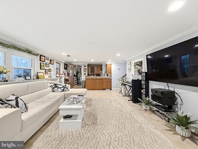 254 ALLEN LN, Warminster, PA 18974