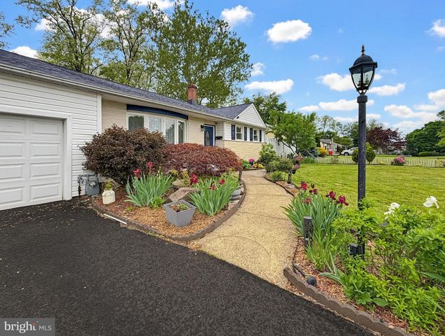 254 ALLEN LN, Warminster, PA 18974