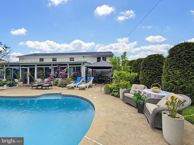 254 ALLEN LN, Warminster, PA 18974
