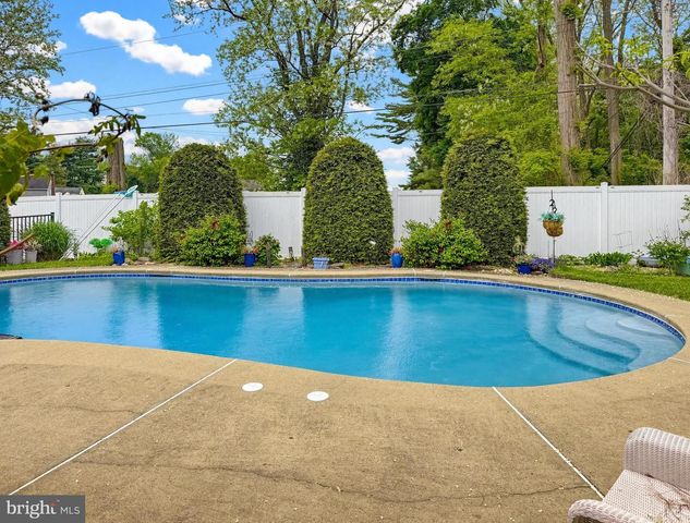 254 ALLEN LN, Warminster, PA 18974