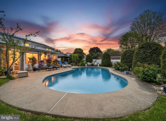 254 ALLEN LN, Warminster, PA 18974