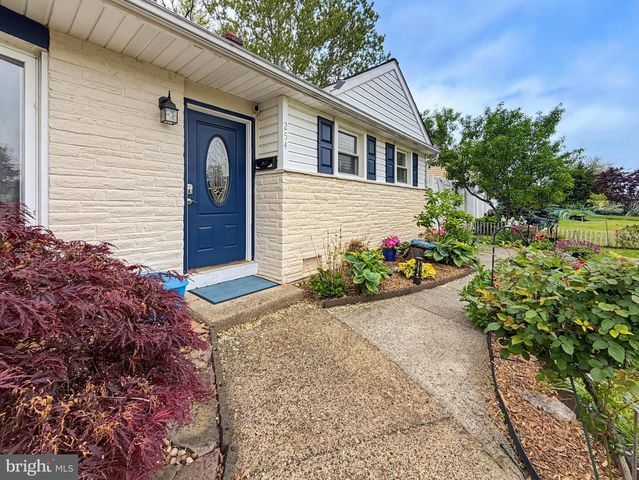 254 ALLEN LN, Warminster, PA 18974