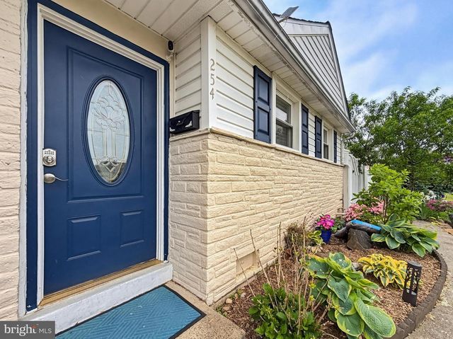 254 ALLEN LN, Warminster, PA 18974