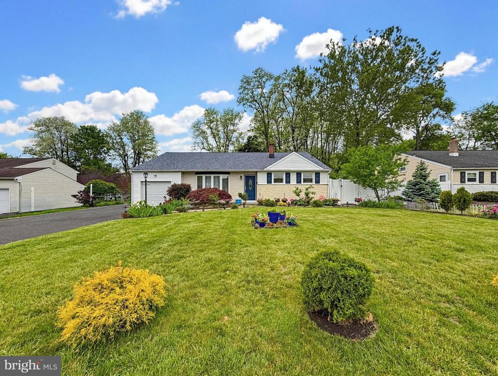 254 ALLEN LN, Warminster, PA 18974