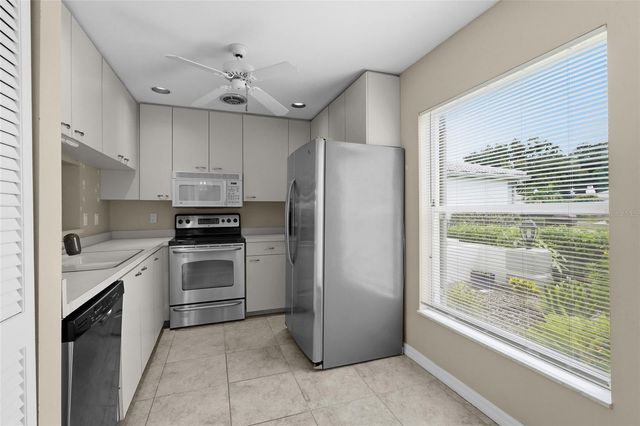 3032 RINGWOOD MEADOW 17, Sarasota, FL 34235