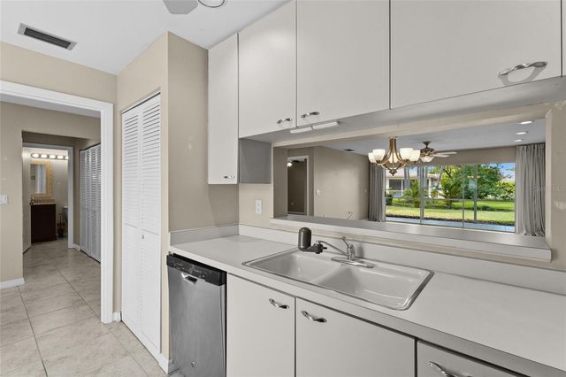 3032 RINGWOOD MEADOW 17, Sarasota, FL 34235