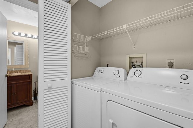 3032 RINGWOOD MEADOW 17, Sarasota, FL 34235
